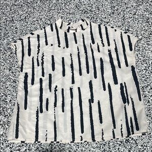 🩵5/$25🩵 - SHEIN Black and White Blouse